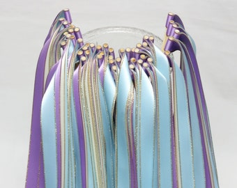 50 varitas de cinta con 3 cintas sin campanas, serpentinas, palitos de cinta, varitas mágicas de hadas para decoraciones de bodas, despedidas de soltera