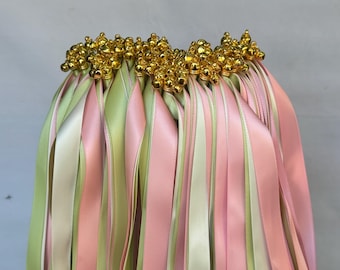 50 varitas de cinta con triple cinta y campana, varitas de fiesta, serpentinas, varitas de cinta, varitas mágicas de hadas para decoraciones de bodas