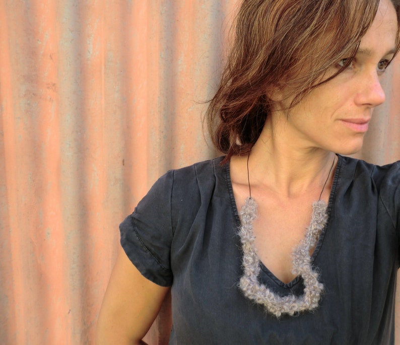 gift eco non-allergic Italian-Dutch jewels Necklace wool fur-look leather JJePa mode accessory