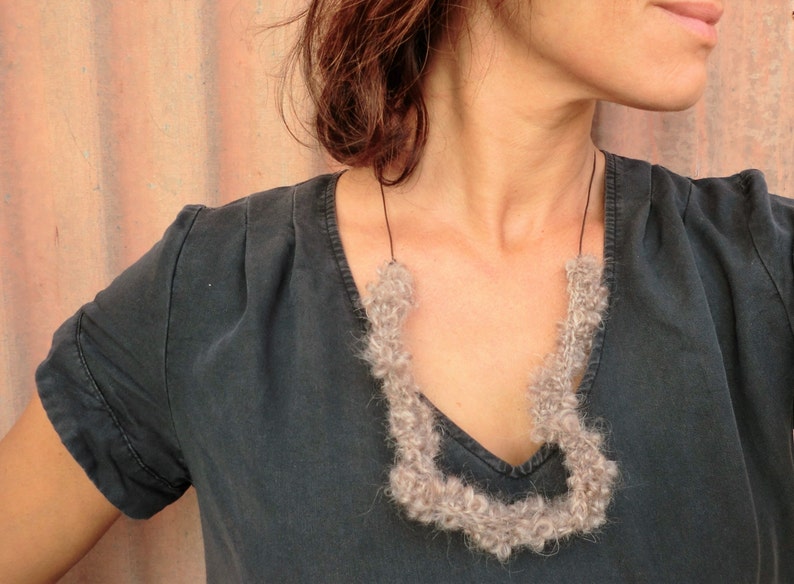 gift eco non-allergic Italian-Dutch jewels Necklace wool fur-look leather JJePa mode accessory