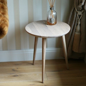 Solid oak side table | Small side table | Side table | Modern round table | Small coffee table | Bedside | Nightstand | Bedroom furniture