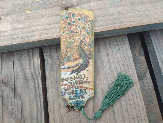 Wooden Peacock Bookmark, Green tassel Bookmark, Positive Quote, Feather Bookmark, Nature Birds Bookmark, Reader Gift, Book Lover Gift