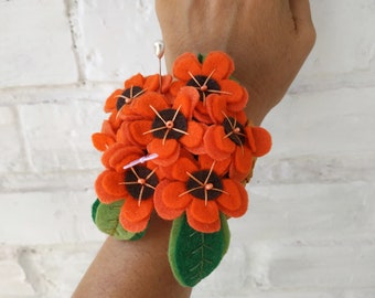 Alfiletero floral de pulsera flores naranja, Alfiletero flores fieltro, Regalo día de madre, Regalo costura