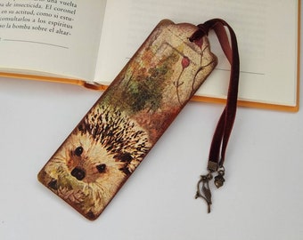 Hedgehog autumn bird wood bookmark, Hedgehog Robin woodland bookmark, Autumn nature, Gift for nature lover, Wild animals, British wildlife