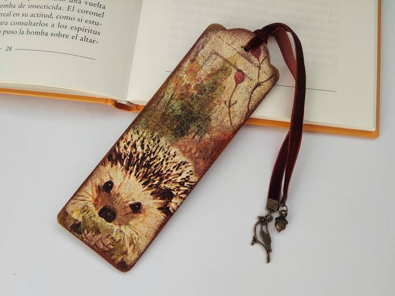 Hedgehog autumn bird wood bookmark, Hedgehog Robin woodland bookmark, Autumn nature, Gift for nature lover, Wild animals, British wildlife image 1