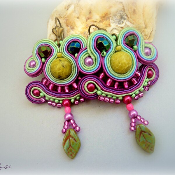 Short soutache purple earrings, green-purple dangle boho earrings, soutache jewelry, soutache earrings, pistachio green chandelier earrings