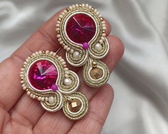 Pendientes fucsia Dorado, Pendientes buganvilla, Pendientes Invitada Boda Pequeños, Pendientes soutache Beige Rosa cortos