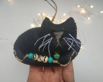 Black cat Christmas tree ornament, Personalised Cat hanging Xmas Decor, Felt Cat with name, Xmas tree decor, Gift for Cat lover owner