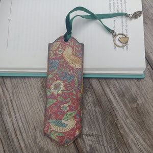 William Morris Strawberry Thief wooden bookmark, Botanical Birds & berries bookmark, Classic victorian bookmark, Bookish gift for bookworms