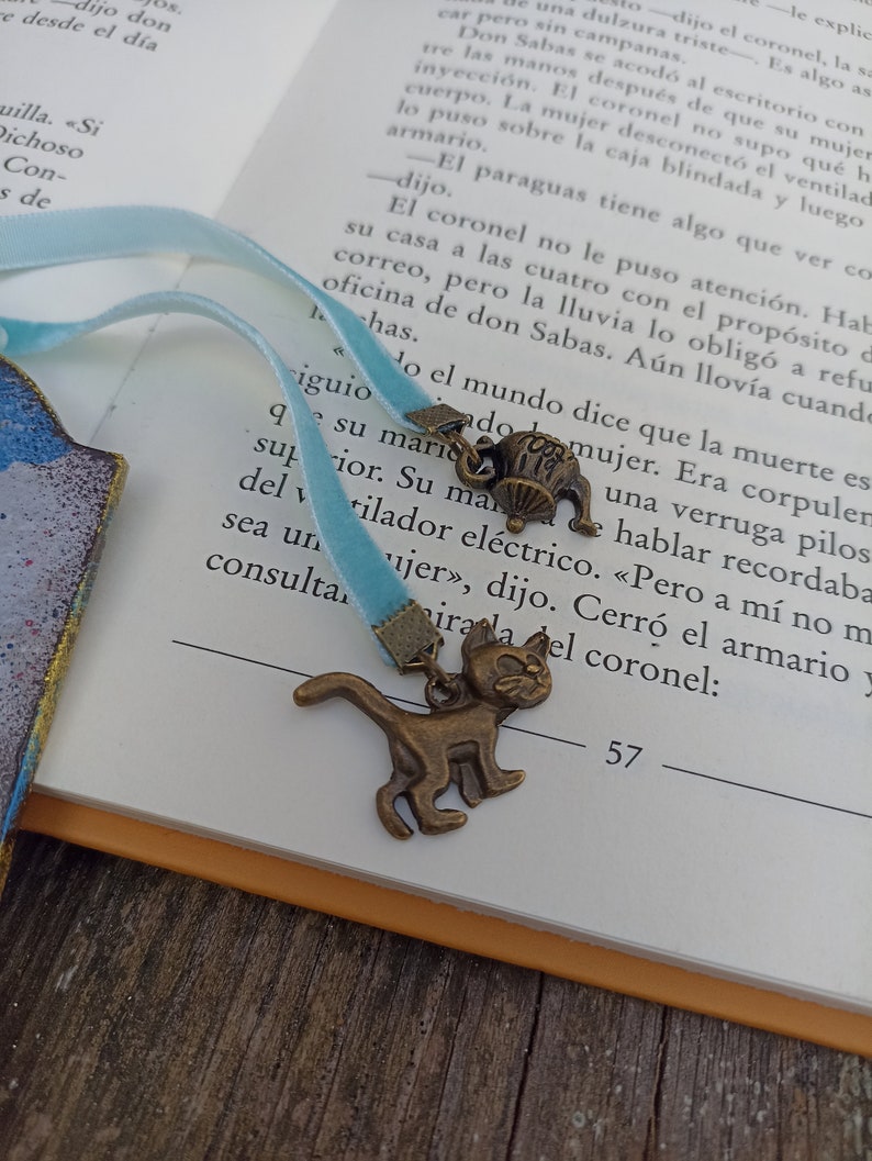 Alice in Wonderland Bookmark, Wood literary Bookmark, Mad Tea Party, Cheshire Cat Bookmark, Bookish Gift for Book Lover, Literary gif image 4