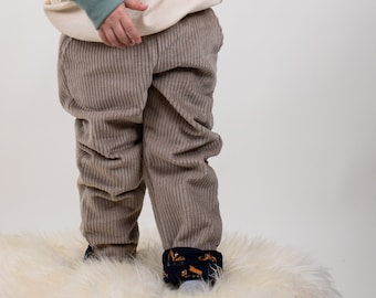 Children's lined corduroy trousers that grow with you