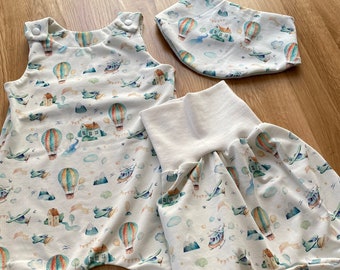 Baby set growing with airplanes balloons cream size 62/68 romper scarf trousers
