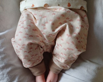 Taille de pantalon bébé enfant. Tissu sweat 62/68 Toadstools qui grandit avec vous