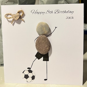 Carte personnalisée de football d'art de caillou de joyeux anniversaire