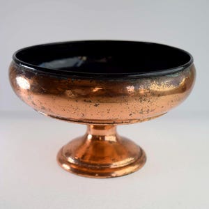 Cuenco de pedestal vintage bañado en cobre (interior negro) / Plato decorativo para dulces en tono cobre