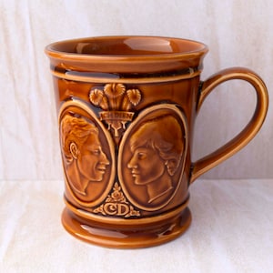 Vintage Rare Holkham England Prince of Wales and Lady Diana Spencer Wedding 1981 Commemorate Brown Ceramic Tankard
