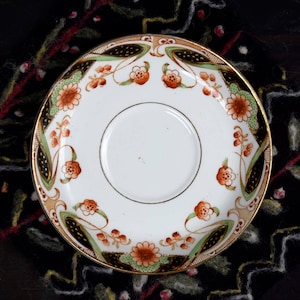 Antique Edwardian Period English Porcelain Imari Style Design Saucer