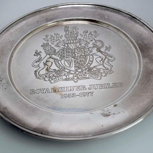 Vintage Limited Edition Royal Silver Jubilee 1952–1977 Copper Tray by Heritage Club – Queen Elizabeth II Memorabilia – Made in England
