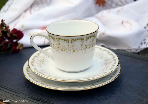 Noritake Vintage 'sonia' Trio – Japanese Chinaware With White Rose