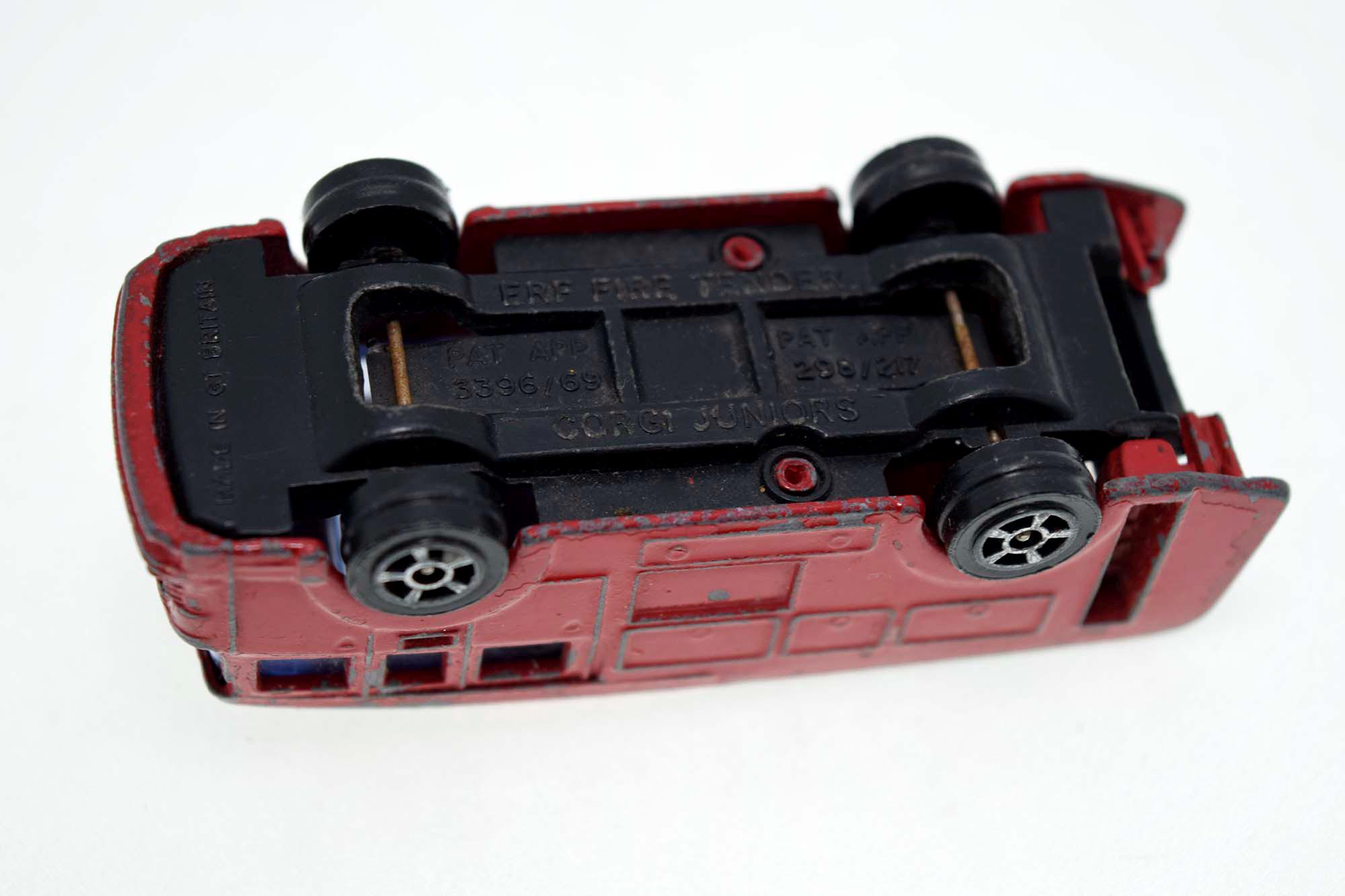 ミニカー ERF Fire Engine Water Tender ミニカー ERF Fire Engine Water Tender ミニカー ERF Fire