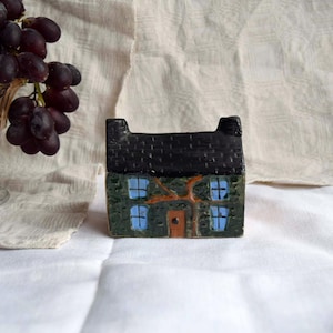 Antike viktorianische naive primitive Keramik Kleine Landhaus Haus Spardose