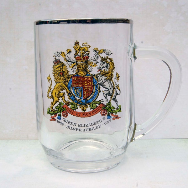 Vintage Queen Elizabeth II Silver Jubilee 1952-1977 Dieu Et Mon Droit Made in France Commemorative Collectible Large Glass Beer Ale Tankard