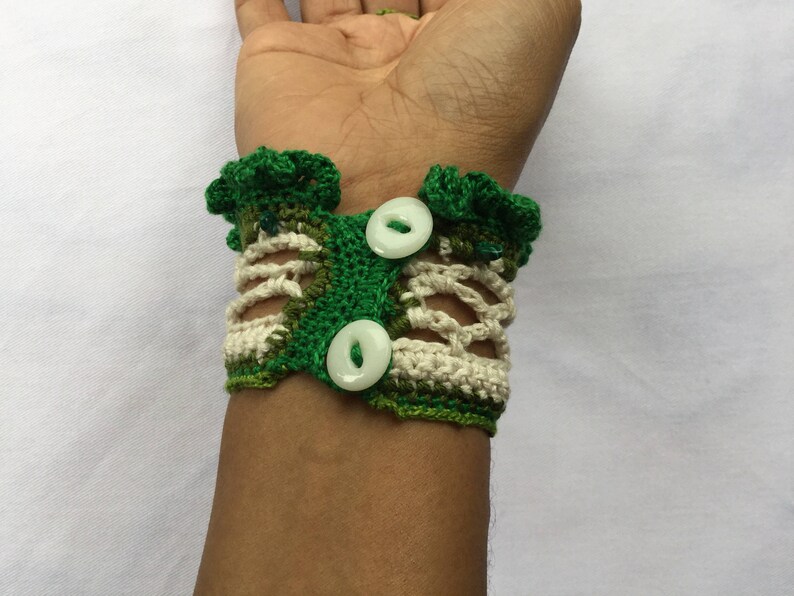 green cotton crochet cuff boho green bracelet Dark green hippie bracelet with small beads emerald bohemian cuff hippie green cuff