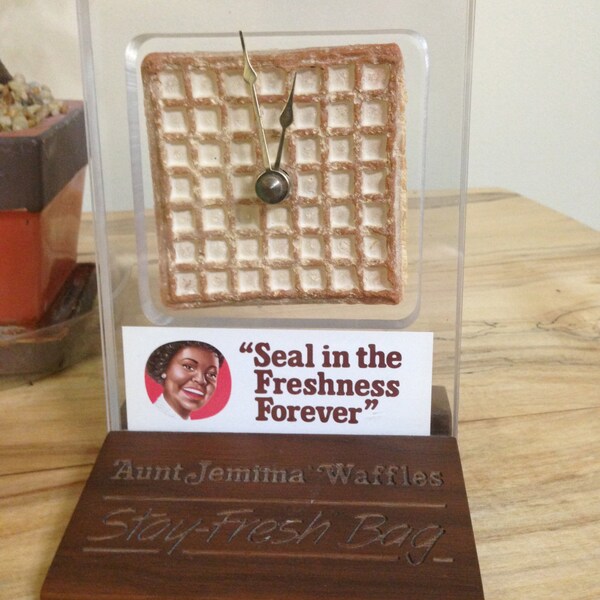 Aunt Jemima waffle vintage clock