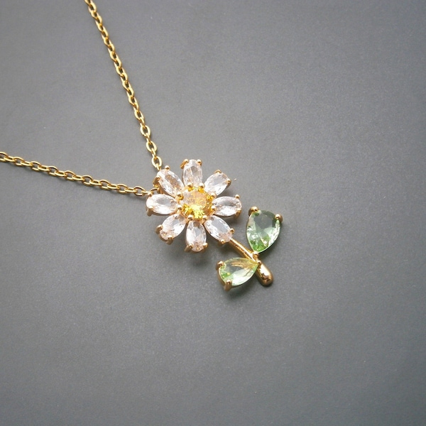 Daisy necklace, necklace with flower pendant, flower necklace with crystals and zirconia gold plated