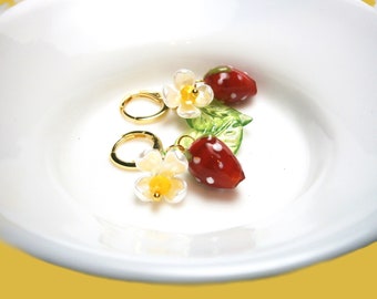 Strawberry earrings with flower and leaf pendant, gold-plated hoop earrings, earrings with glass fruit