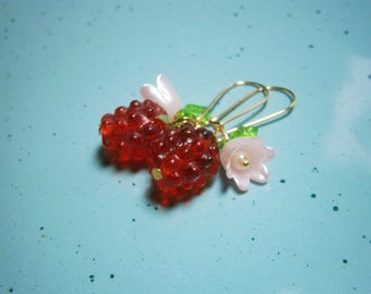 Ohrringe Himbeere: Vergoldete Edelstahl Ohrhänger mit roten Beeren, Frucht Schmuck, Obst