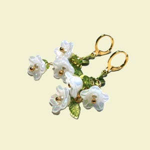 White bellflower earrings, lily of the valley earrings, gold-plated hoop earrings with flower pendants