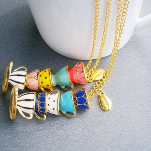 Coffee Cup Necklace: Gold-plated stainless steel chain, 60 cm long, colorful enameled cup pendants