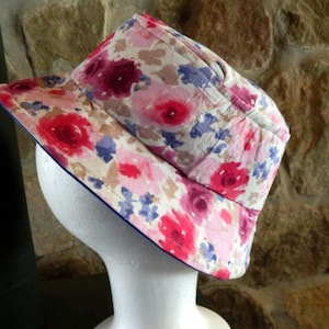 Women&#39;s Spring Summer Floral Bucket Hat for Women Cotton Bucket Hat Lightweight Travel Hat Packable Beach Hat Pink Floral Fabric Sun Hat