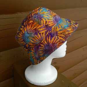 Women&#39;s Spring Summer Floral Bucket Hat for Women Cotton Bucket Hat Lightweight Travel Hat Packable Beach Hat Lovely Batik Fabric Sun Hat