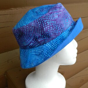 Blue Batik Floral Bucket Hat: Lightweight Packable Travel  display picture 1