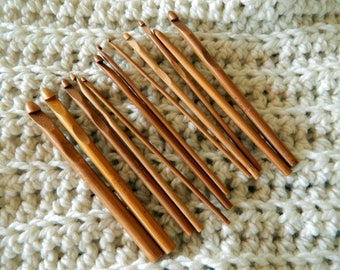 Crochet needles Set of 12 Sizes Bamboo Crochet Hooks 15cm (6 inches)