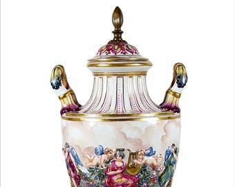 Antike französische Porzellan Urne handbemalt Engelsszene Bas Relief 17 1/2"