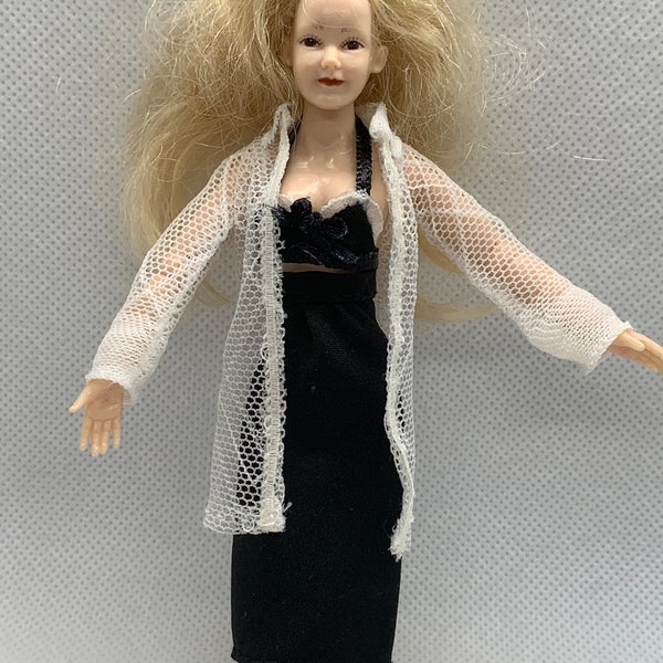 1:12 scale women's black bra with black trousers and long lace shirt set for Heidi dolls by Jing's Creations