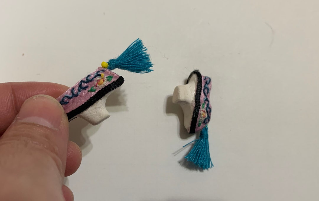 112 Scale Wearable Manchu Horsehoof Shoes for Heidi Doll by Jing's