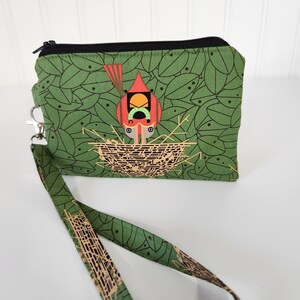 Charley Harper, Cardinal Cradle, Monedero de pulsera de monedas, Tela orgánica, Perfecto para recados, Hecho en Ohio