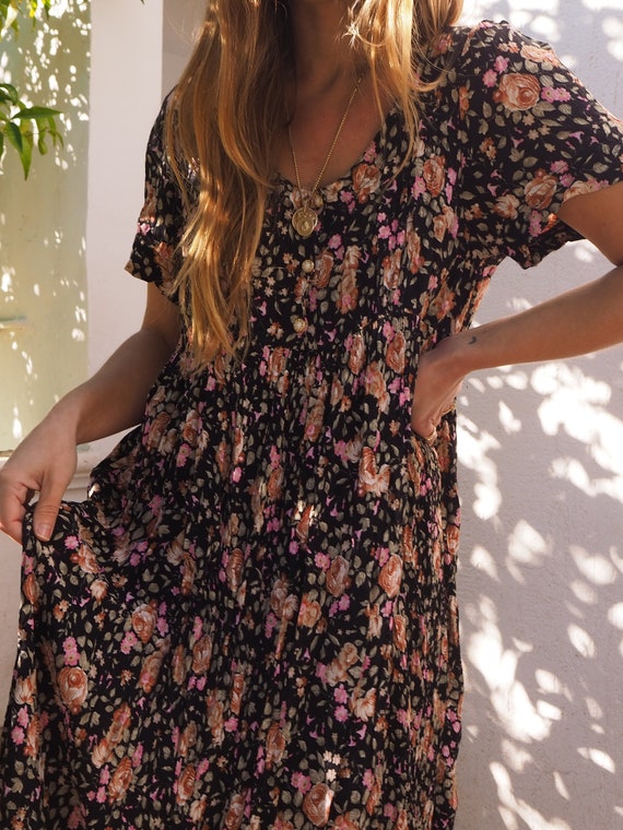 VINTAGE BLACK FLORAL Dress // Vintage Flowing Rela