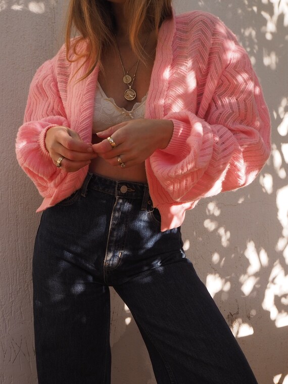 VINTAGE PINK CARDIGAN // Vintage Pink Cropped Card