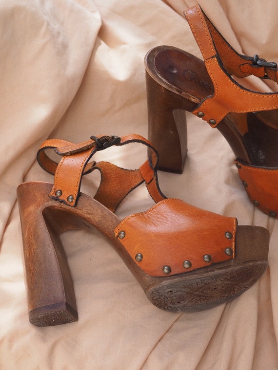 VINTAGE SHOES // Platforms Wooden Heels // Vintage