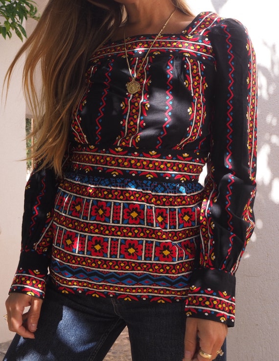 VINTAGE BLACK BLOUSE // Vintage Black Pattern Blou