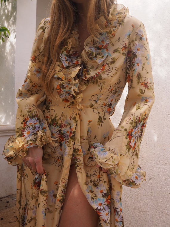 VINTAGE MAXI DRESS // Wrap 70s Maxi Floral Dress