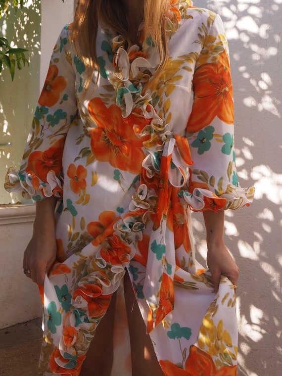 VINTAGE WRAP DRESS // Vintage Floral Wrap Dress