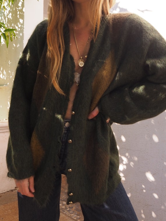 VINTAGE GREEN CARDIGAN // Mohair vintage cardigan