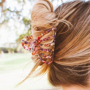 Pink Tortoise Shell Hair Claw Clip, Marble Claw Clip for Thick and Fine Hair, Tortoise Acetate Hair Accessory, Glossy Neutral Everyday Clip