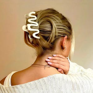 大きなウェーブクロークリップ、マットヘアクリップ、スクイグルクロークリップ、カラフルなヘアクリップ、滑り止めヘアクロー、太いヘアクロー、丈夫なヘアクリップ